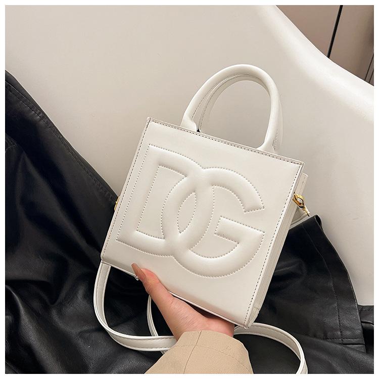 New Fashion Versatile Handbug 1023121903