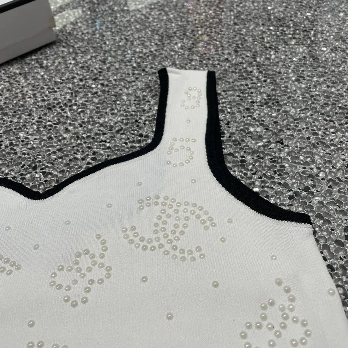 New Sleeveless Top Design Sense Short Sling Base Shirt 1024031115