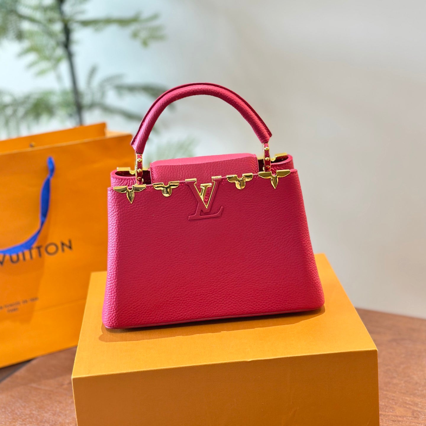 New Capucines Metallic Flower Trim Handbag 1824042604