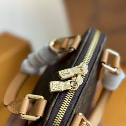 L Alma Shell Bag 1824071601