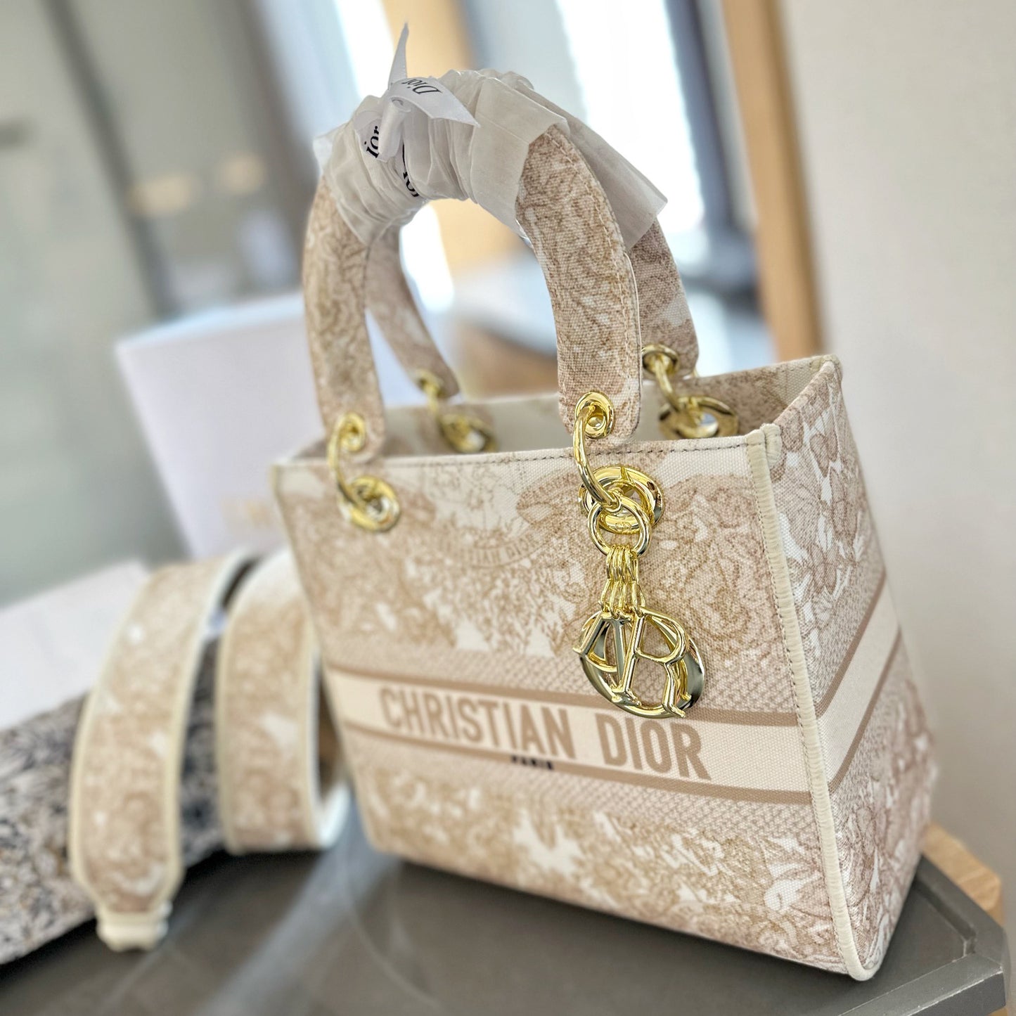 Classic ladies handbag 1824041111