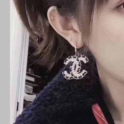 Classic and versatile women's earrings　1024072505