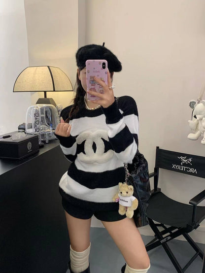 Striped contrast embroidered Double C knitted sweater XC0823092809