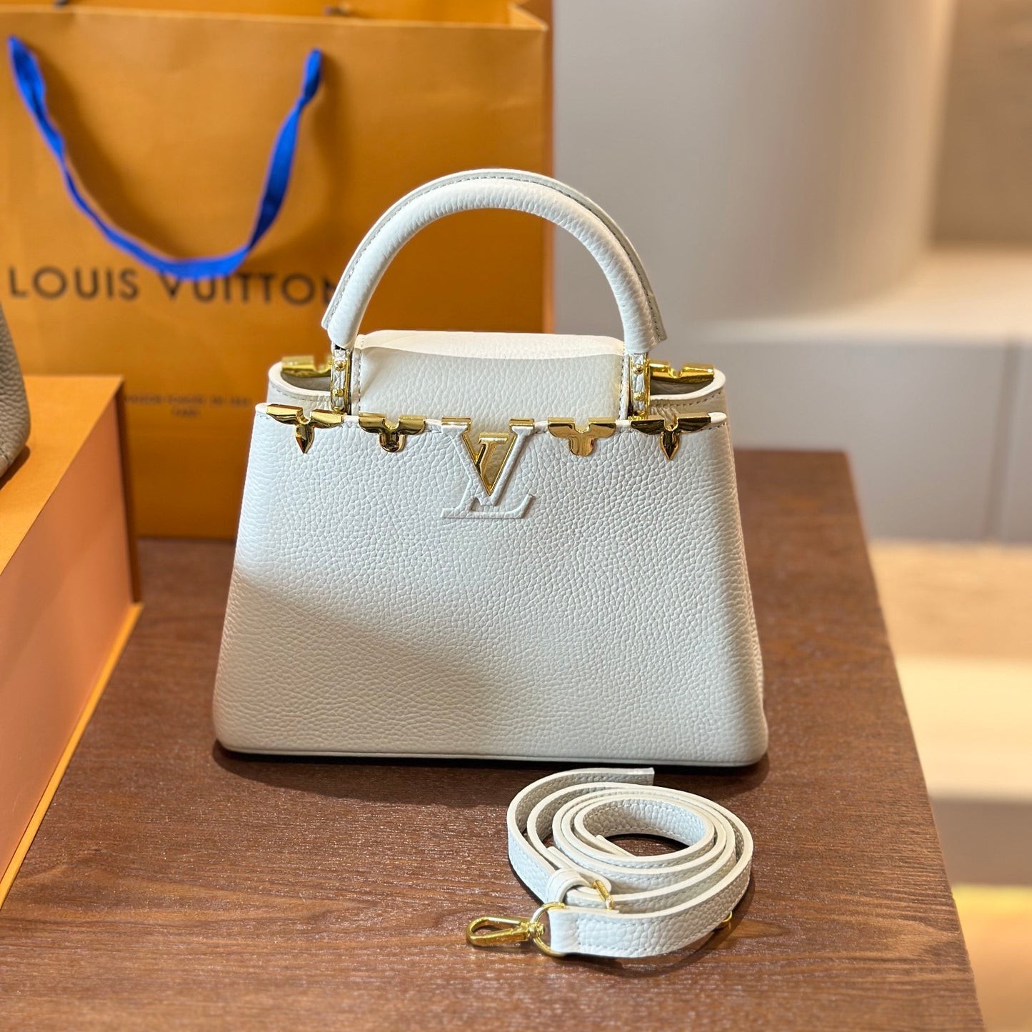 New Capucines Metallic Flower Trim Handbag 1824042604