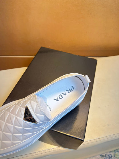 PRD triangle print slip-on sneakers 0724101405