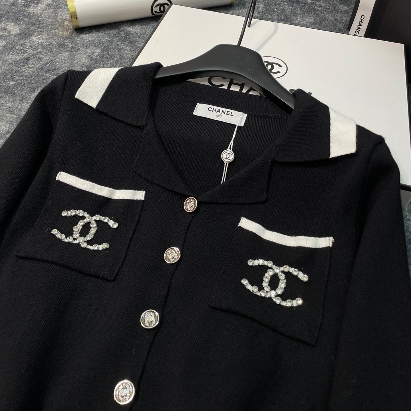 CNL fashionable knitted sweater XC0723112001