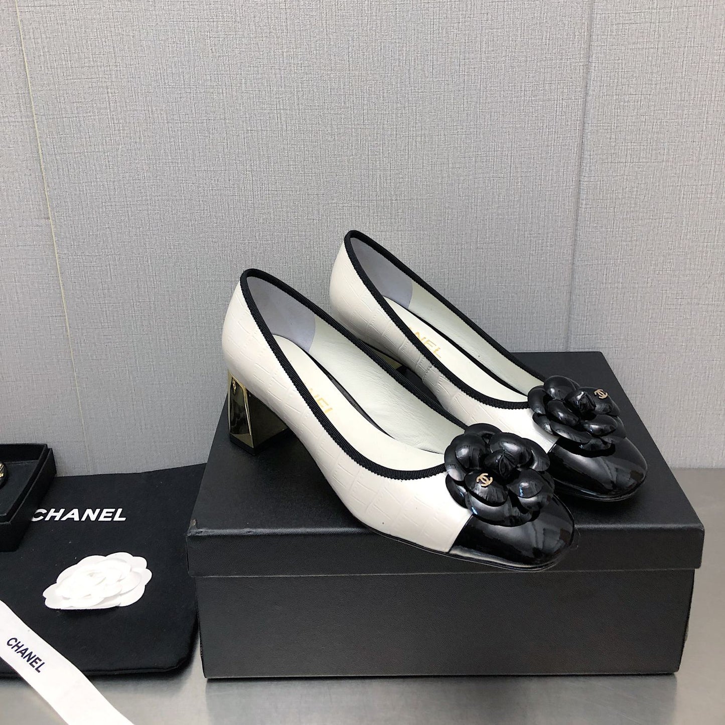 CNL-low-heeled slip-on sandals XC07062911