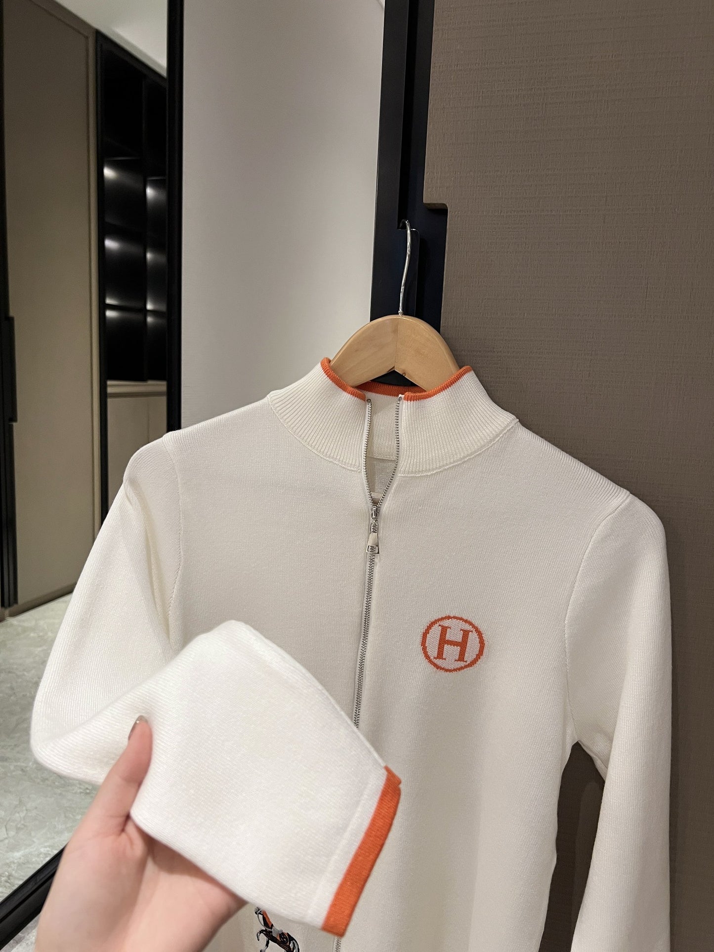 HH Fashion jacquard knit suit 0724101109