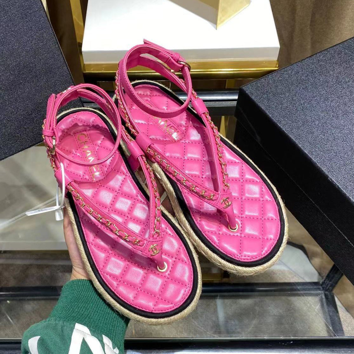 New stylish and minimalist sandals PD10041011