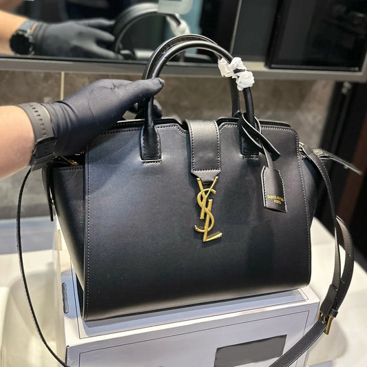 Versatile large capacity portable tote bag 1024111402