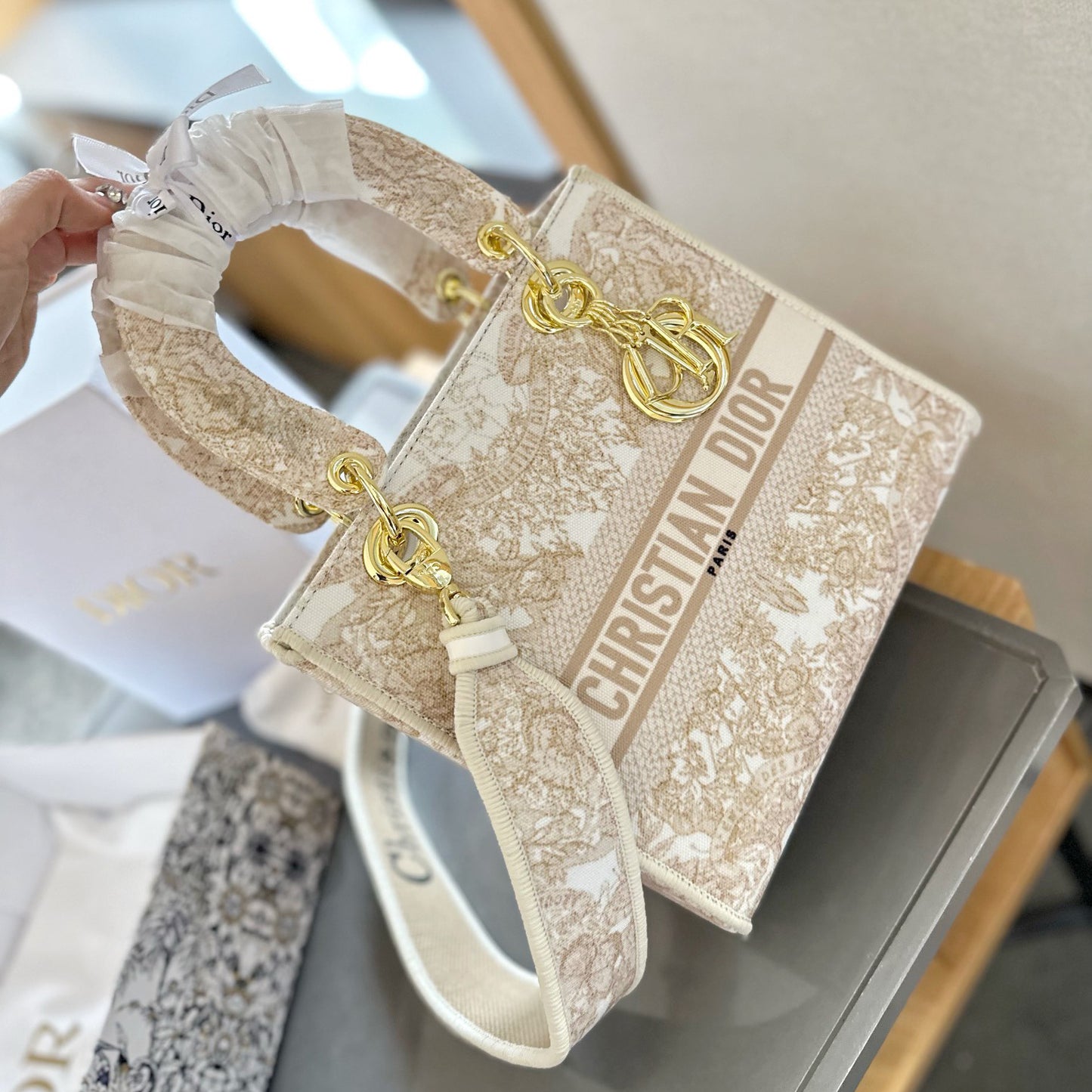 Classic ladies handbag 1824041111