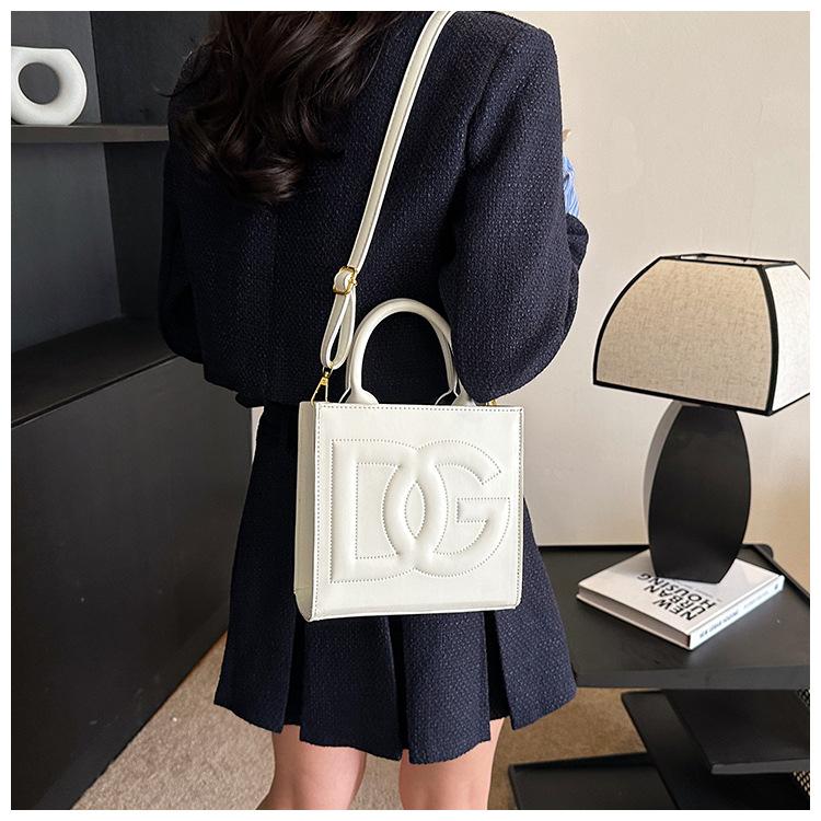 New Fashion Versatile Handbug 1023121903