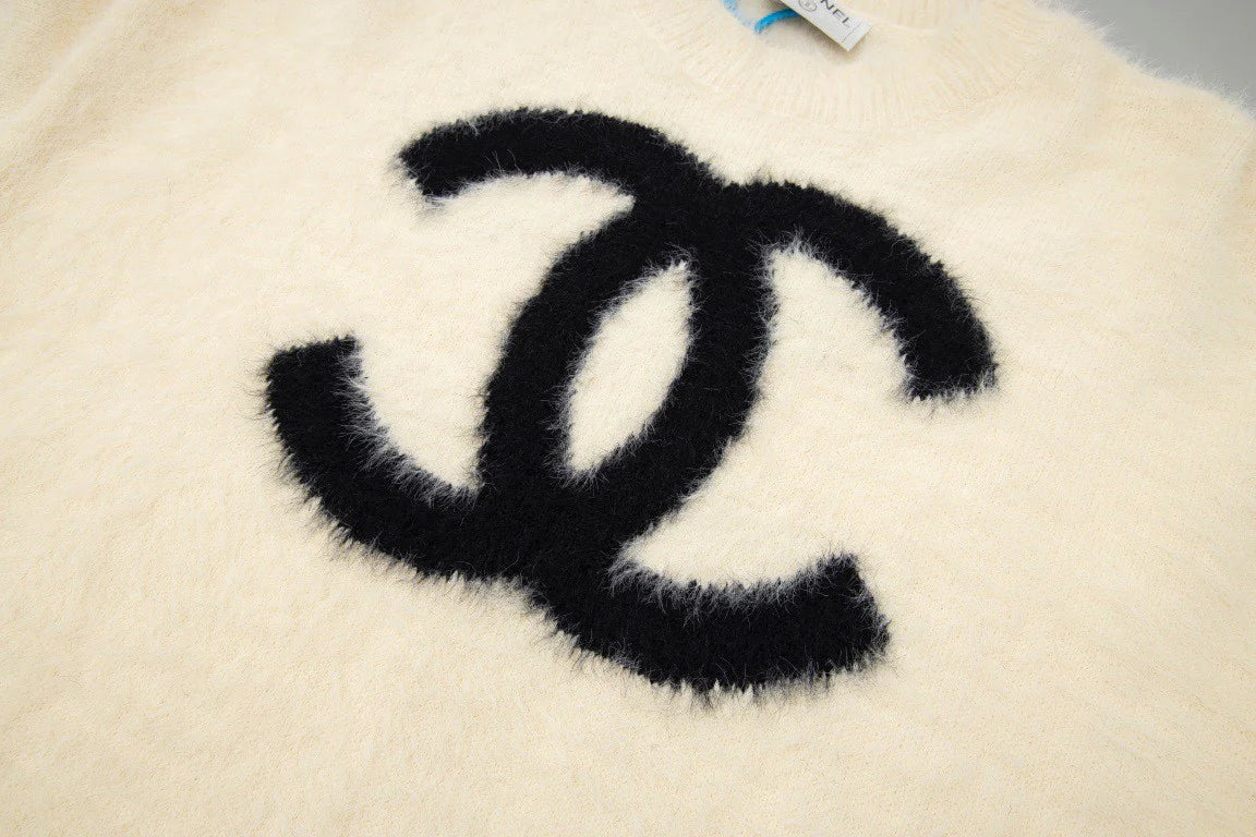 Classic Plush Jacquard Crew Neck Sweater 1024101014