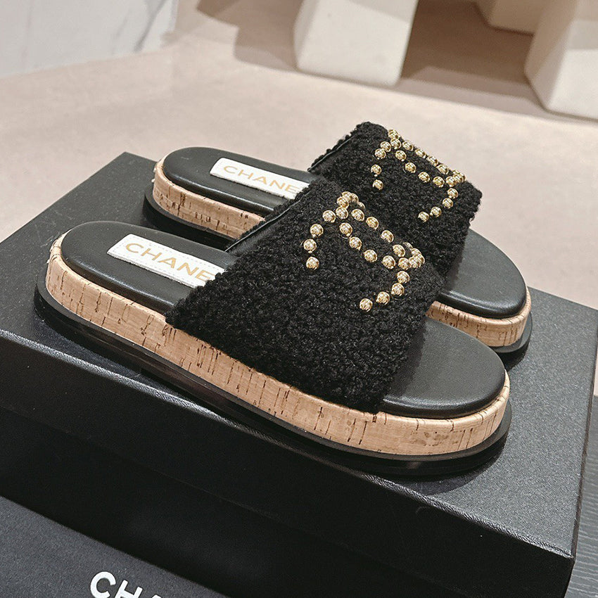 Luxury classic versatile sandals and slippers 1024062506