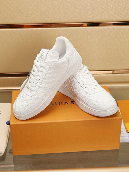 24 New Luxury V Sneakers 0424083005