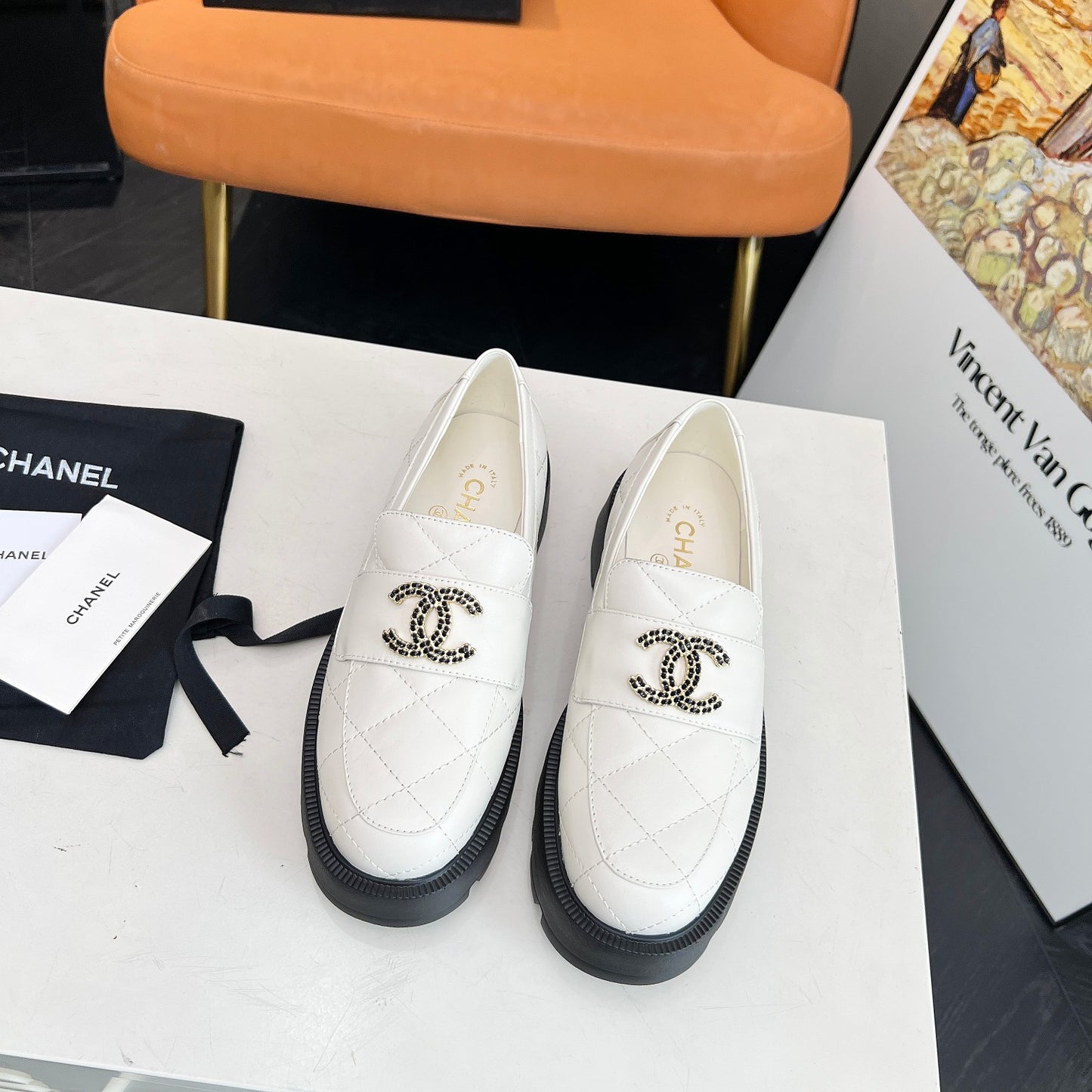 CH Thick-soled Retro Fashion Women's Shoes fb04240909029