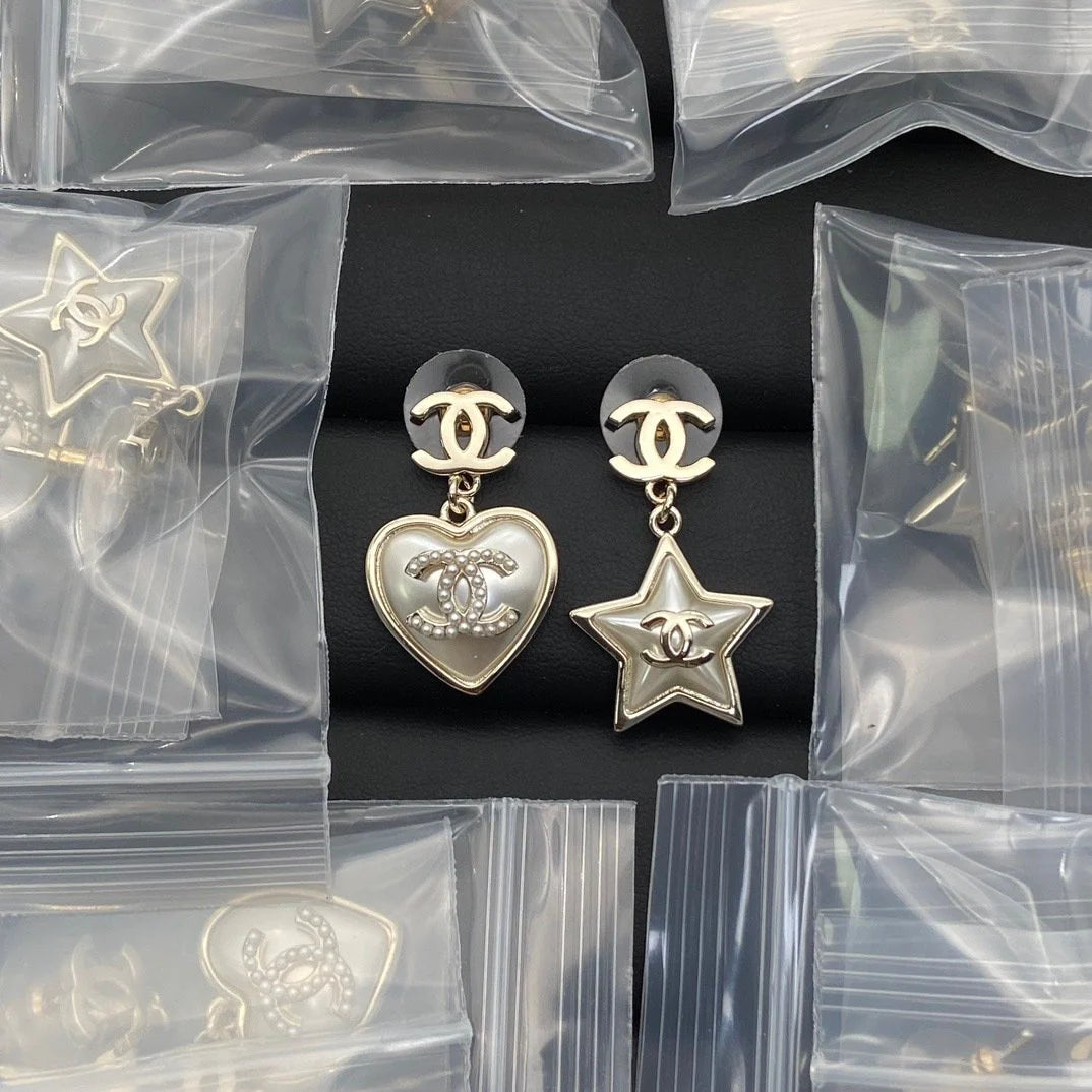 New Enamel Earrings With Heart-shaped Earrings 1024010312