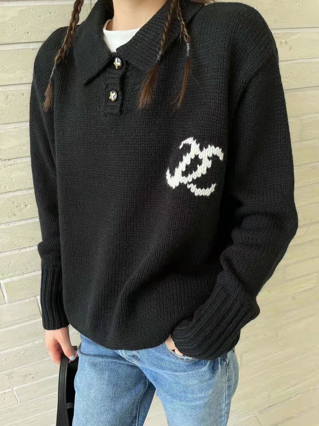 Autumn and winter limited edition embroidered logo sweater XC0823091919