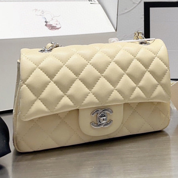 Stylish Classic CF Chain Bag XC1823081701