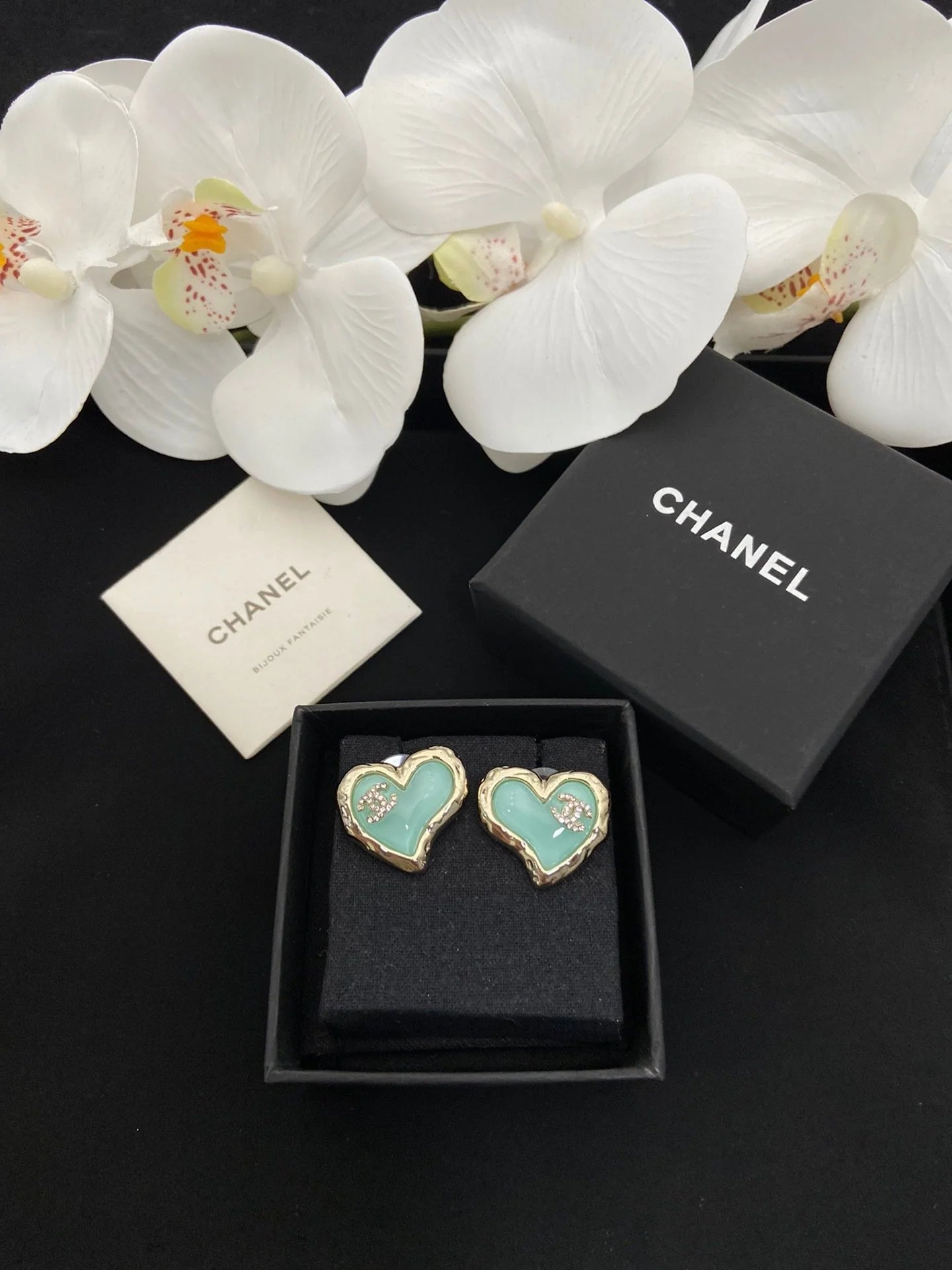 New Enamel Earrings With Heart-shaped Earrings 1024010312