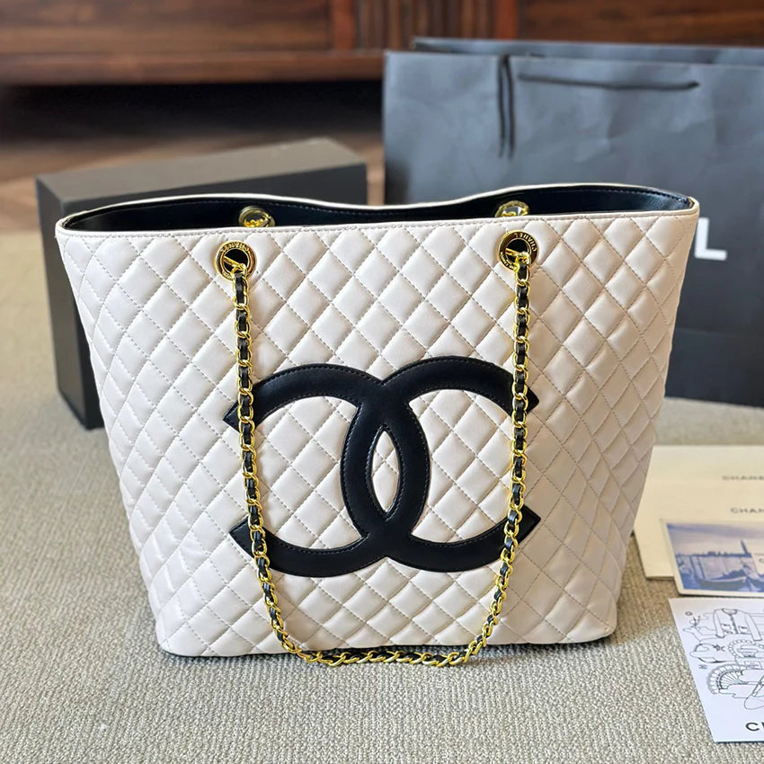 New Fashion Versatile Handheld Crossbody Bag 1024061408