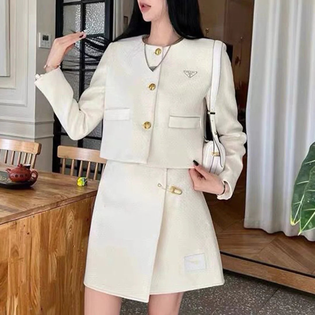 New versatile small jacket and skirt set 1024011025