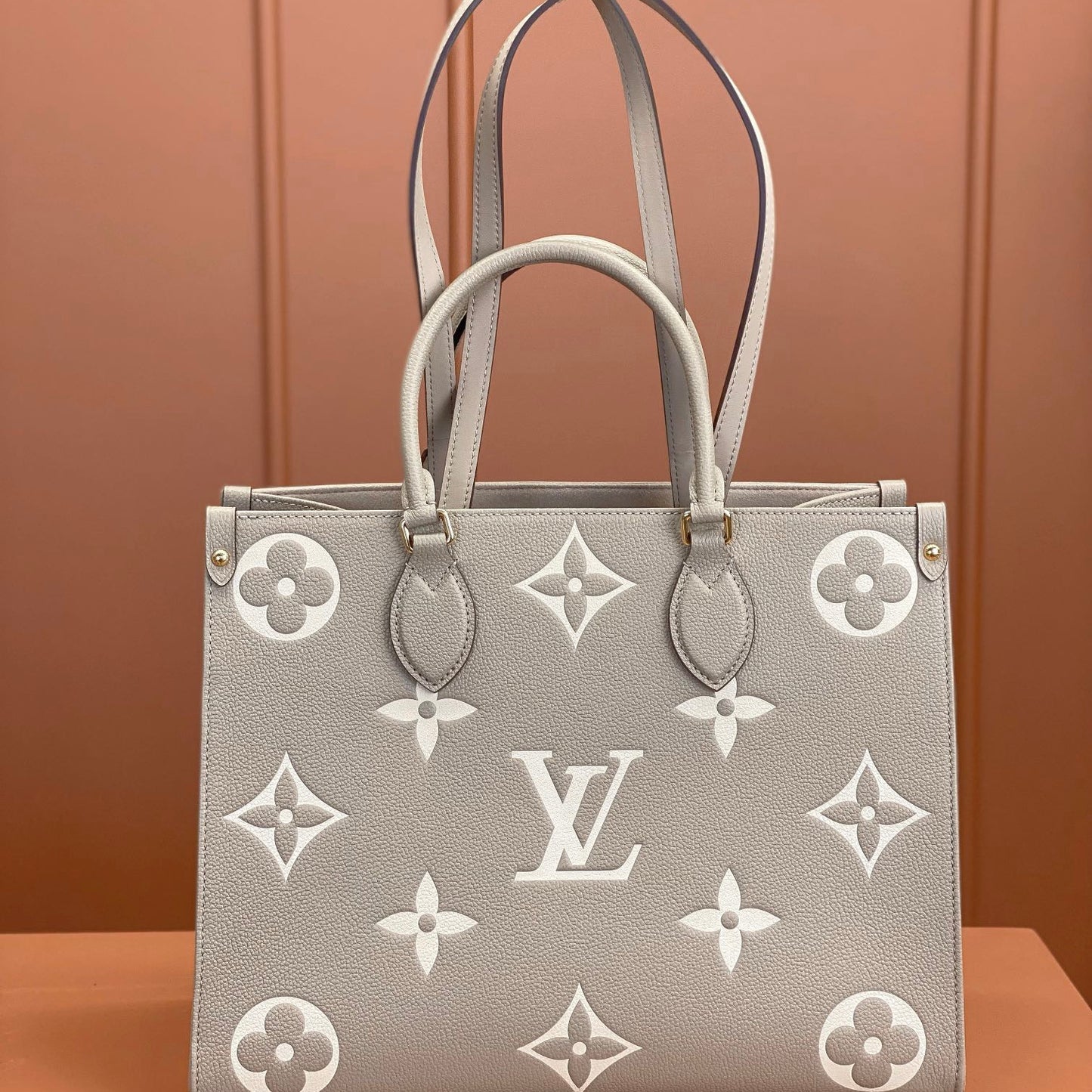 Gray high-looking portable bag 071