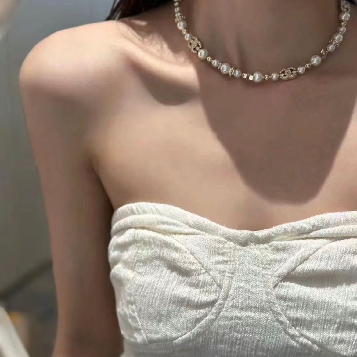 Light luxury niche high-end CC letter pearl necklace PD0823112205