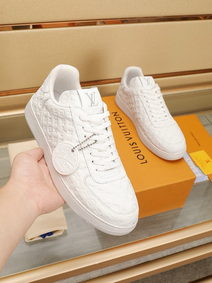 24 New Luxury V Sneakers 0424083005