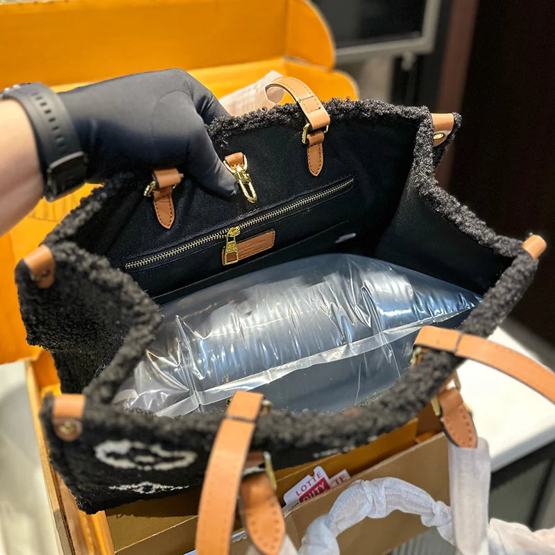 Handbags and crossbody bags 1024101023