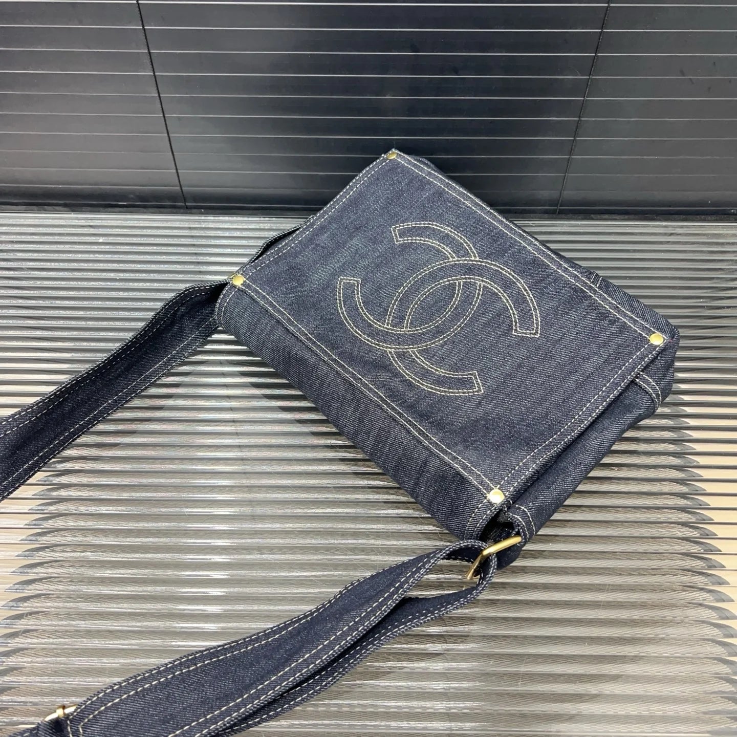 Unisex Crossbody Shoulder Bag 1025043007