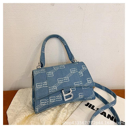 New Fashion Shoulder Bag Retro All-match Portable Small Square Bag 1024041616