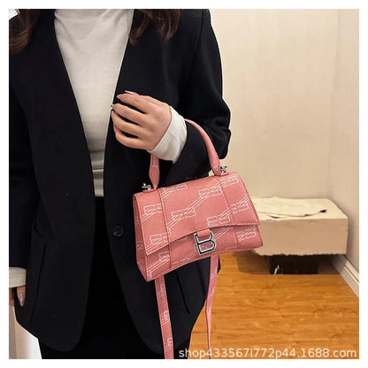 New Fashion Shoulder Bag Retro All-match Portable Small Square Bag 1024041616