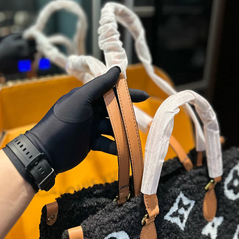 Handbags and crossbody bags 1024101023