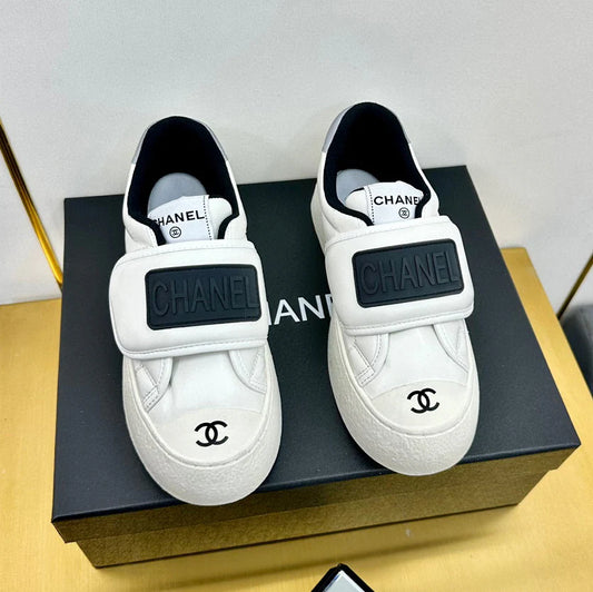 New Thick Sole Velcro Sneakers 1024121602