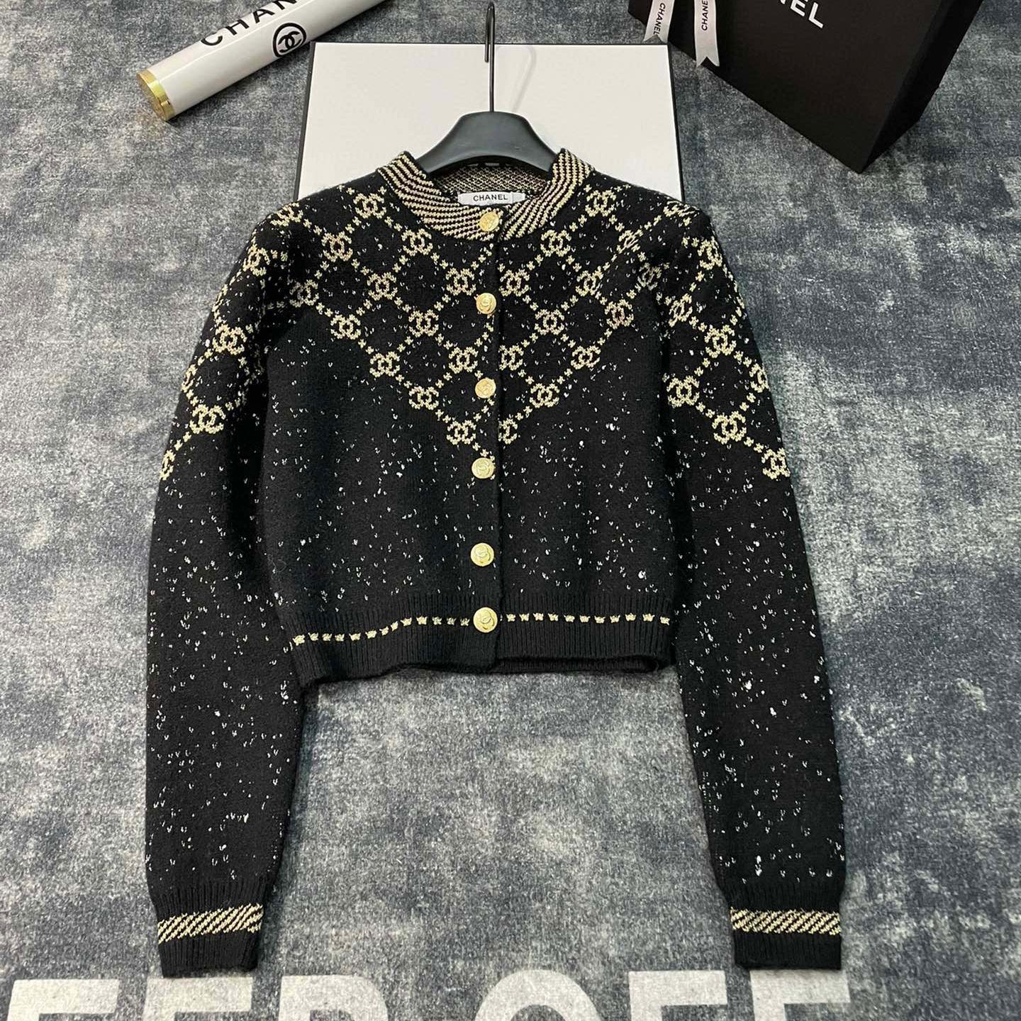 CNL fashion gold thread jacquard custom gold buckle custom yarn gradient round neck long sleeve buttoned knitted sweater cardigan jacket XC0723112005