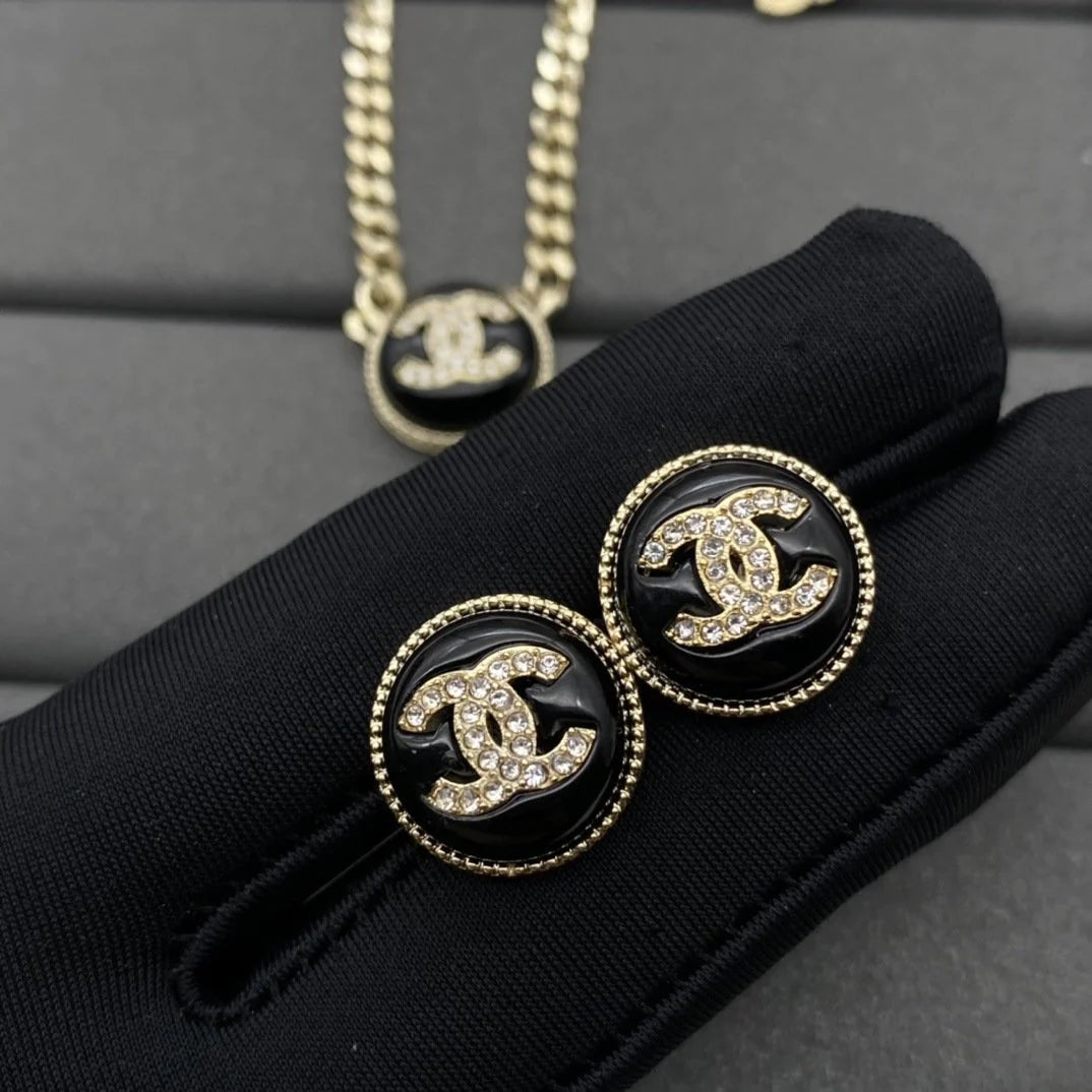 New Enamel Earrings With Heart-shaped Earrings 1024010312