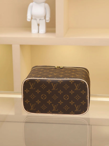 Lvv fashion nice cosmetic bag 0725040101