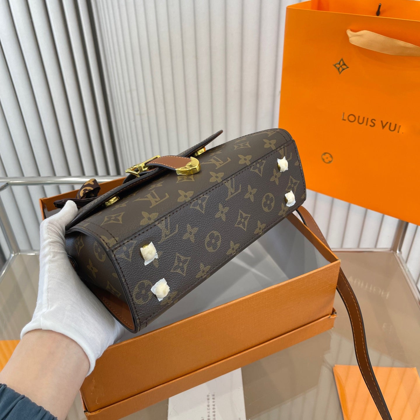 New Trendy V Logo Handbag Crossbody Bag XC16060302