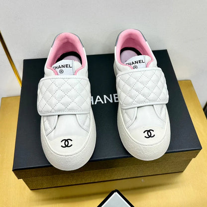 New Thick Sole Velcro Sneakers 1024121601