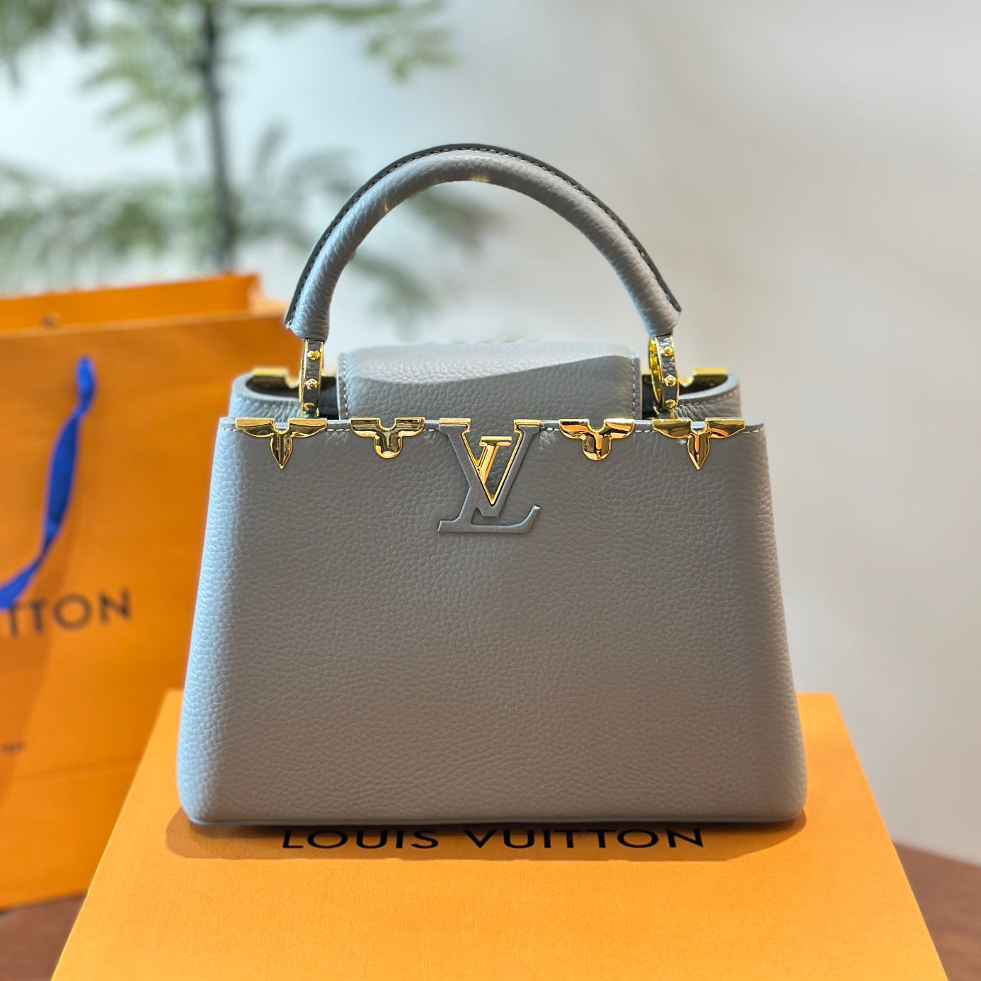 New Capucines Metallic Flower Trim Handbag 1824042604