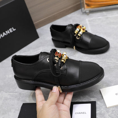 24P new double C pearl gemstone heavy metal buckle leather shoes 0724090504