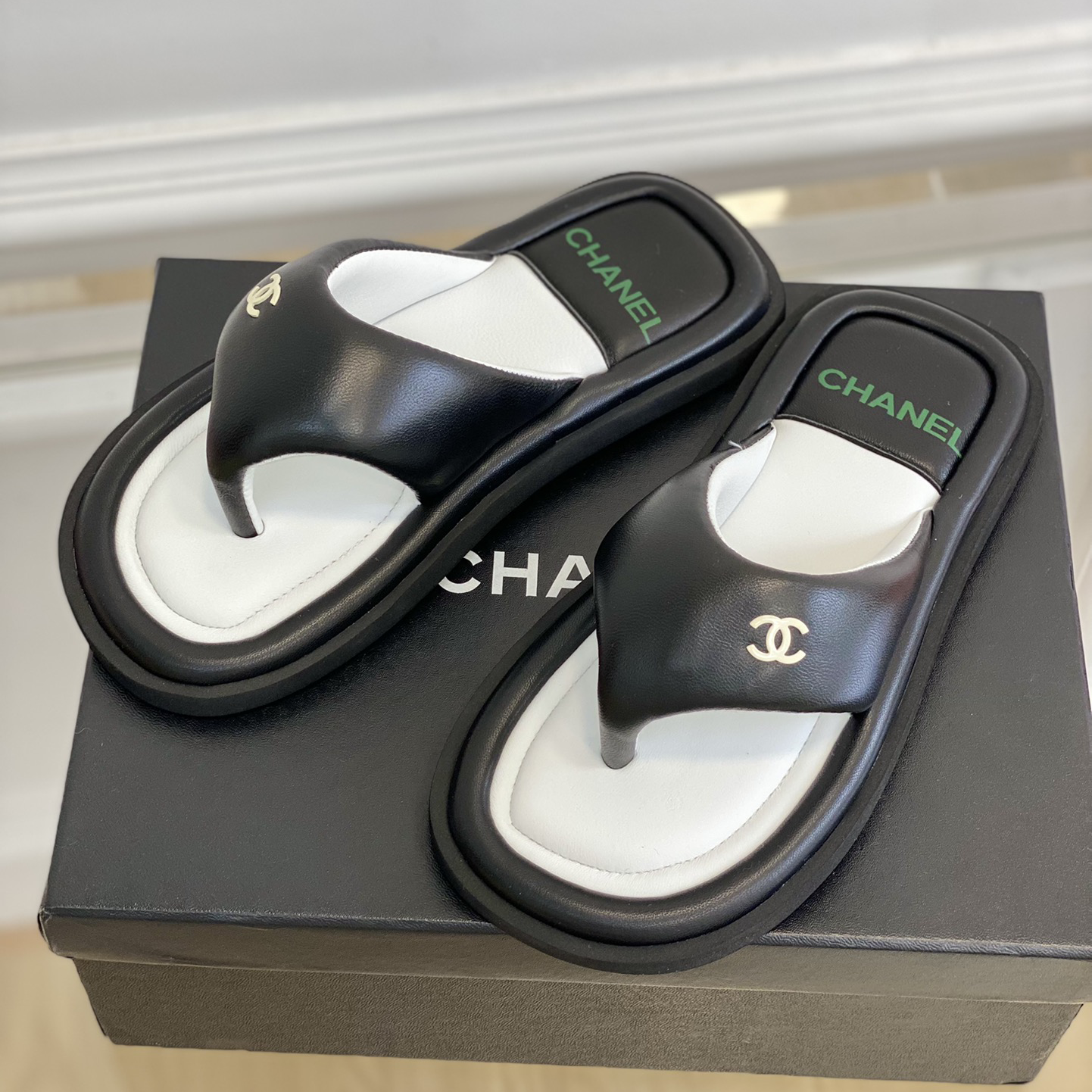 4 color C new flip flops XC07051204