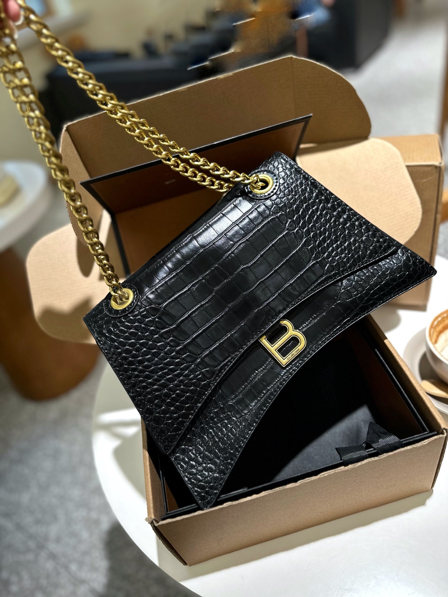 B hourglass crocodile-embossed shoulder bag XC1823081601