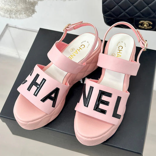 Fashion and versatile thick sole sandals 1024052323