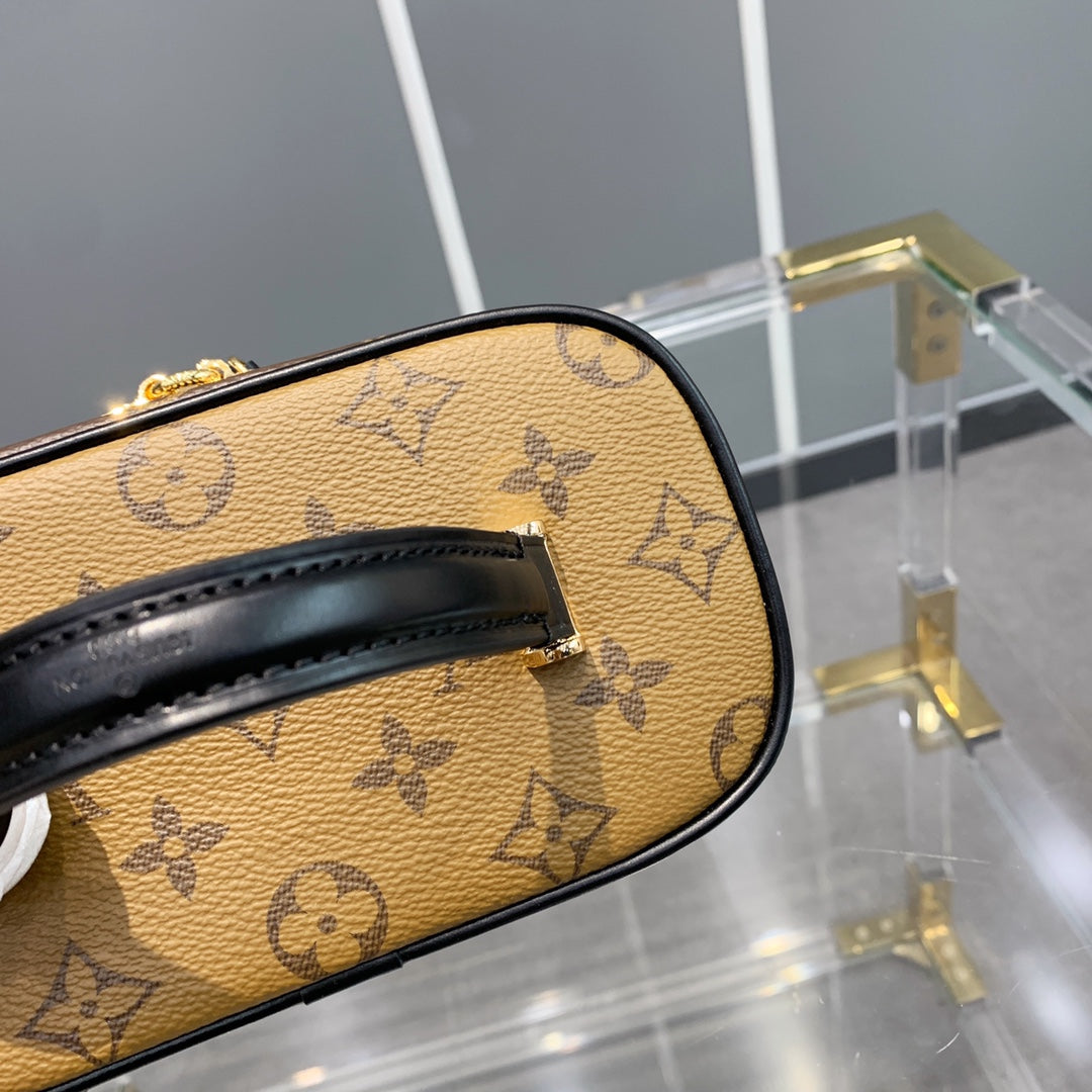 Luxury-VL VANITY Small Handbag Cosmetic Bag PD0423081608