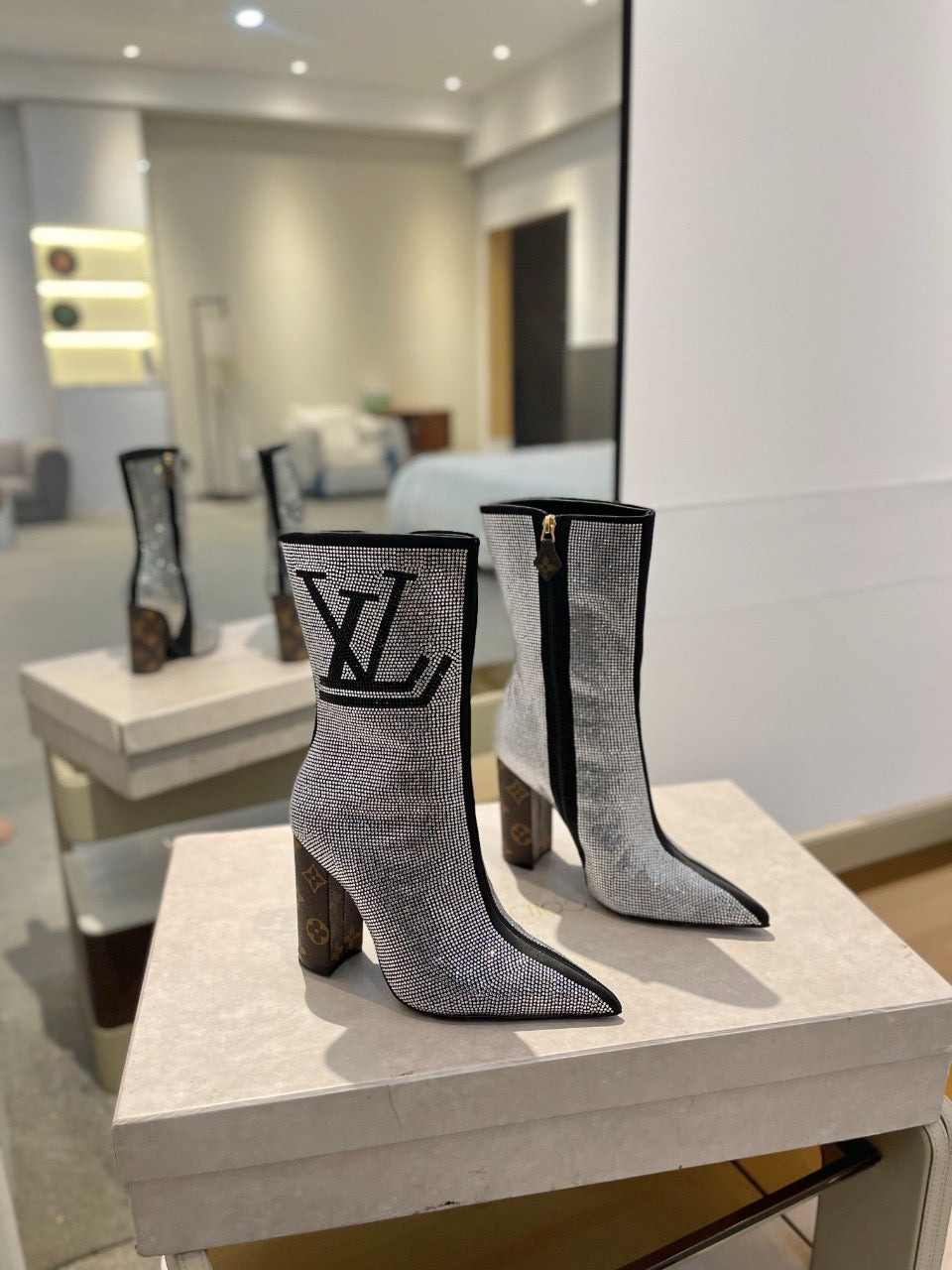 LV fashion rhinestone high-heeled mid-calf boots 0724102305