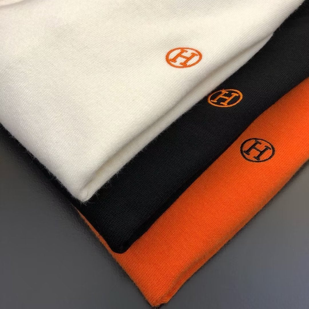 Fashion And Minimalist Round Neck Warm Knit Sweater 1023121310