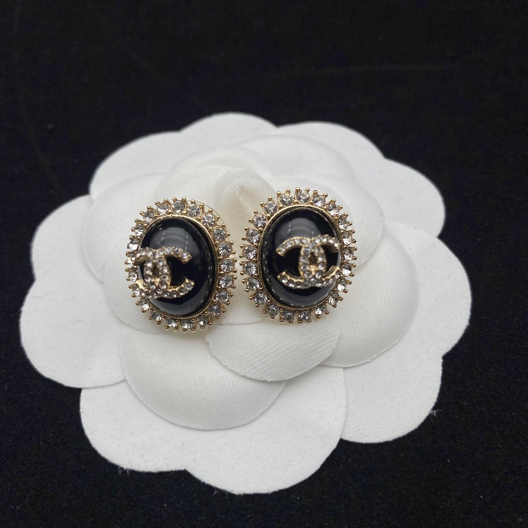 Oval Classic Earrings