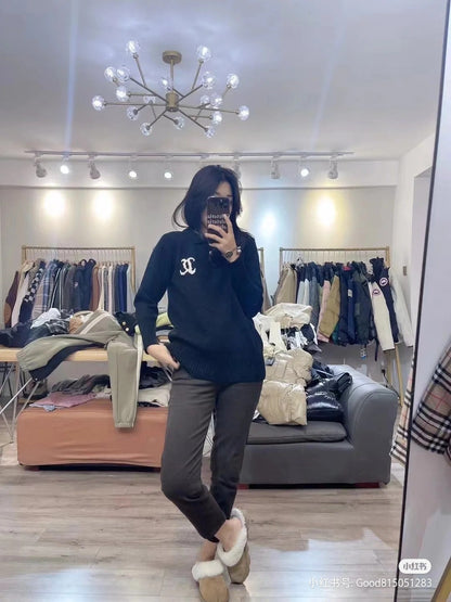 Autumn and winter limited edition embroidered logo sweater XC0823091919